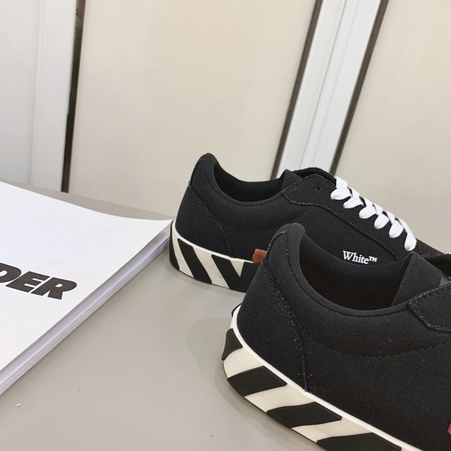 OFF-White Sneaker sz35-45 (3)
